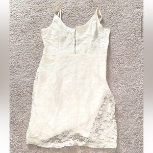 Super down whit lace bustier dress